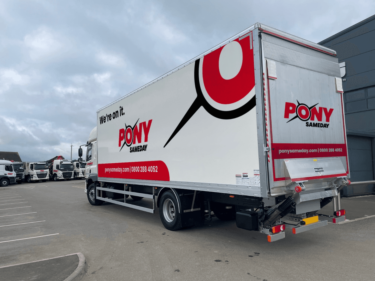 Pony Sameday Van